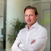 Nils Brinkhoff // DZ Bank