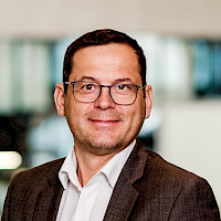 Oliver Bayer // Volksbank 